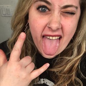 Meet your Posher, Caitlin